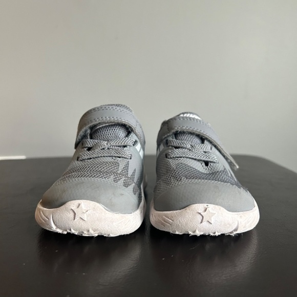 Nike Star Grey & White Toddle Sneakers - Picture 3 of 13